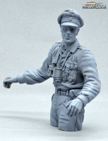 Halbfigur Kommandant Deutsche Panzerbesatzung Normandie 1944 unbemalt Halbfigur Kommandant Deutsche Panzerbesatzung Normandie 1944 unbemalt