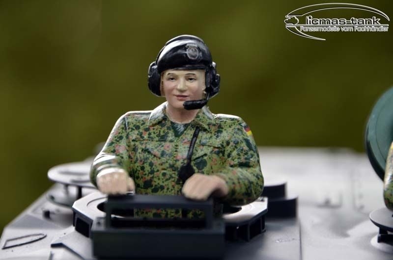 B WARE Leopard Panzer Bundeswehr Kommandant handbemalt Resin 1:16 ART 03 licmas-tank