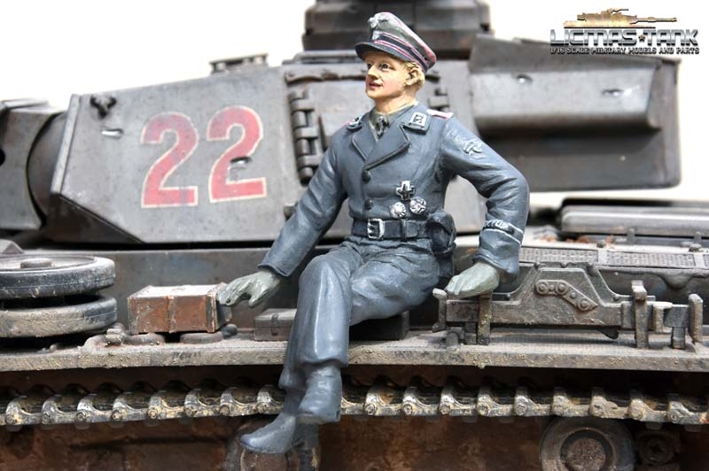 1/16 Figur Michael Wittmann Panzerkommandant Resin handbemalt 1/16 Figur Michael Wittmann Panzerkommandant Resin handbemalt