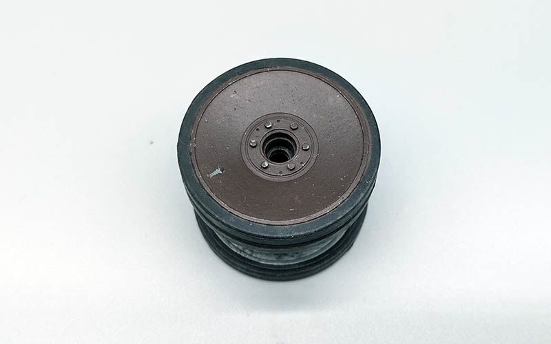 B-WARE - Ersatzteil Taigen Tiger 1 Metall Laufrolle Breit 1:16 B-WARE - Ersatzteil Taigen Tiger 1 Metall Laufrolle Breit 1:16