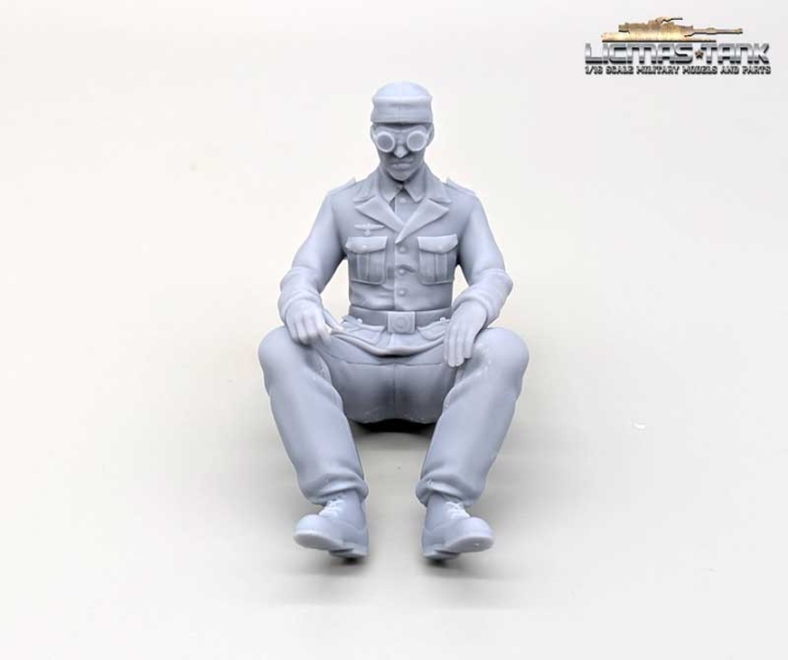 Beifahrer Figur aus Resin – unbemalt – für 1:16 Torro Sd.Kfz. 251/1 Ausf. D Halbkettenfahrzeug