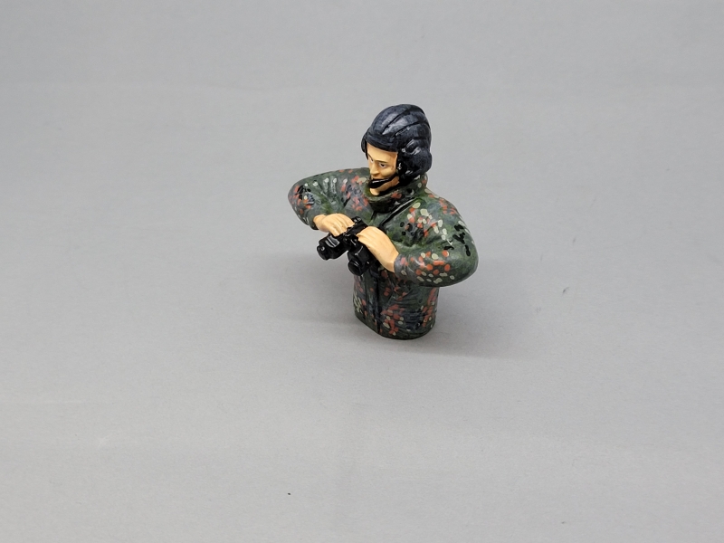1/16 Figur Leopard Panzer Bundeswehr Kommandant Flecktarn handbemalt ohne Handschuhe 1/16 Figur Leopard Panzer Bundeswehr Kommandant Flecktarn handbemalt ohne Handschuhe