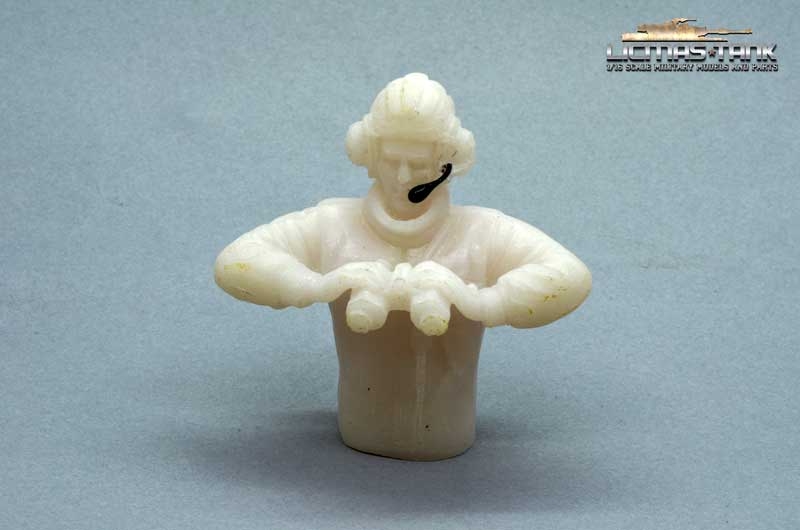 Top Preis !!! Leopard Panzer Bundeswehr Kommandant mit Fernglass unbemalt Resin 1:16 Top Preis !!! Leopard Panzer Bundeswehr Kommandant mit Fernglass unbemalt Resin 1:16