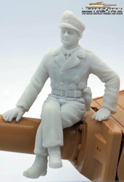 Abverkauf Restposten Michael Wittmann Panzerkommandant Resin unbemalt 1:16 licmas-tank